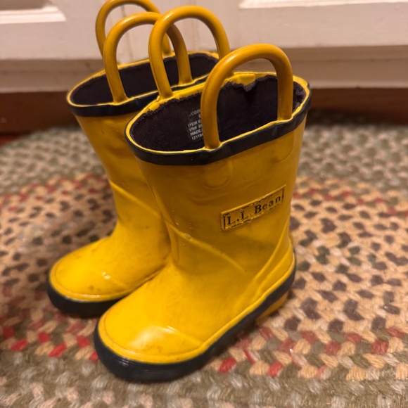 L.L. Bean Bright Yellow infant toddler rain boots size 6   yellow boots with bla - Picture 4 of 7